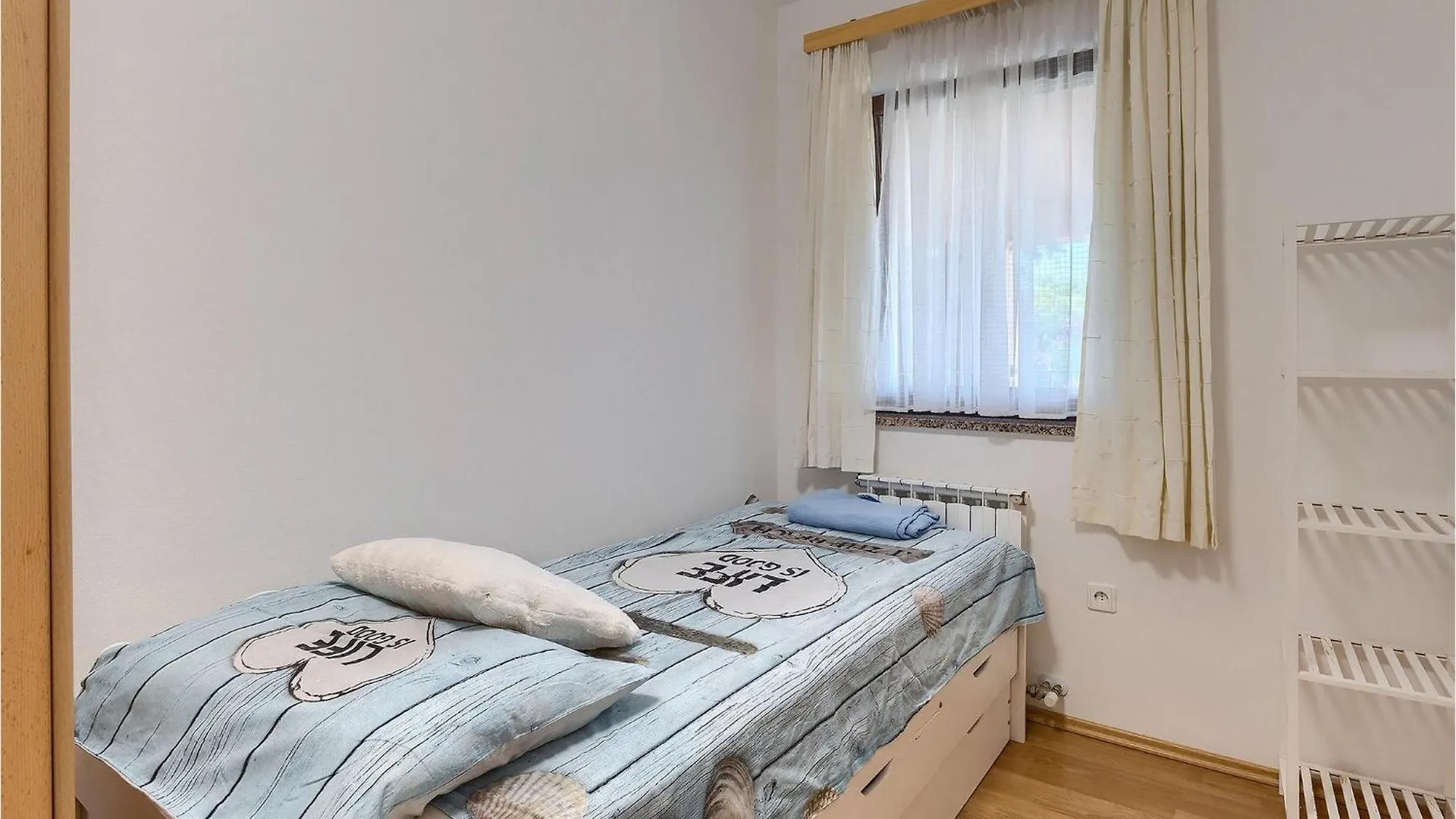 Villa Holiday Pula 0*,